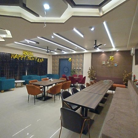 קאנפור The Imperial Hotel And Convention Centre מראה חיצוני תמונה