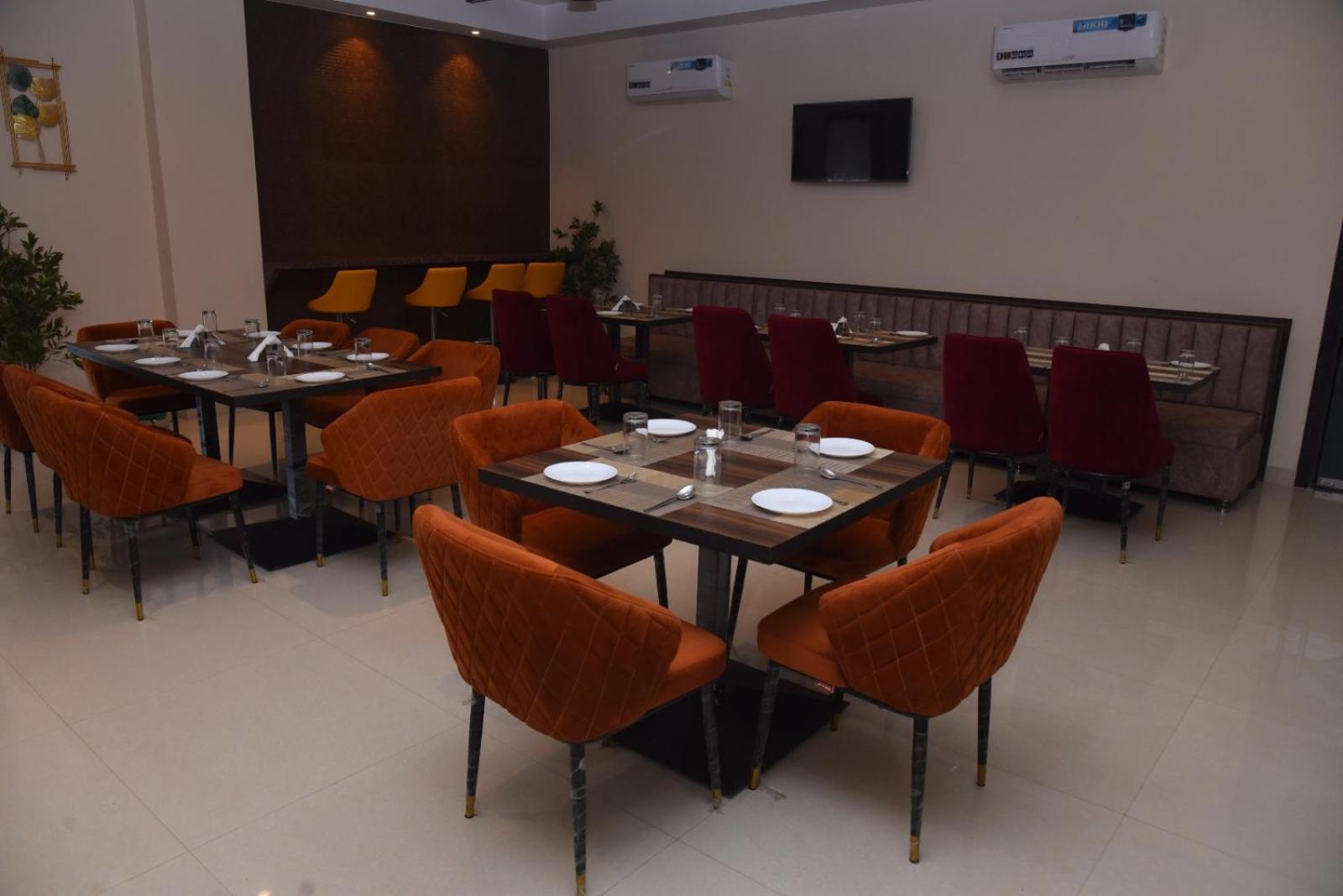 קאנפור The Imperial Hotel And Convention Centre מראה חיצוני תמונה