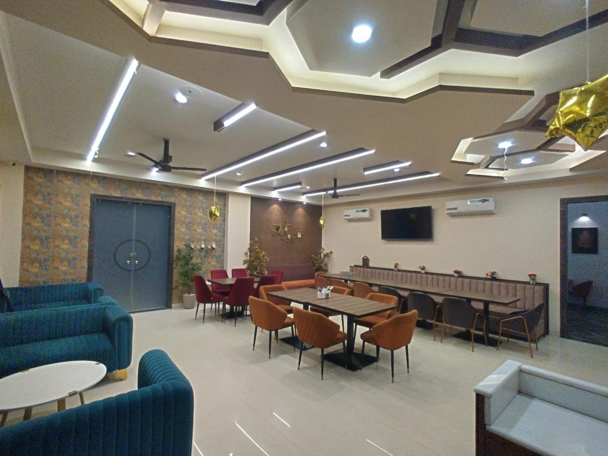 קאנפור The Imperial Hotel And Convention Centre מראה חיצוני תמונה