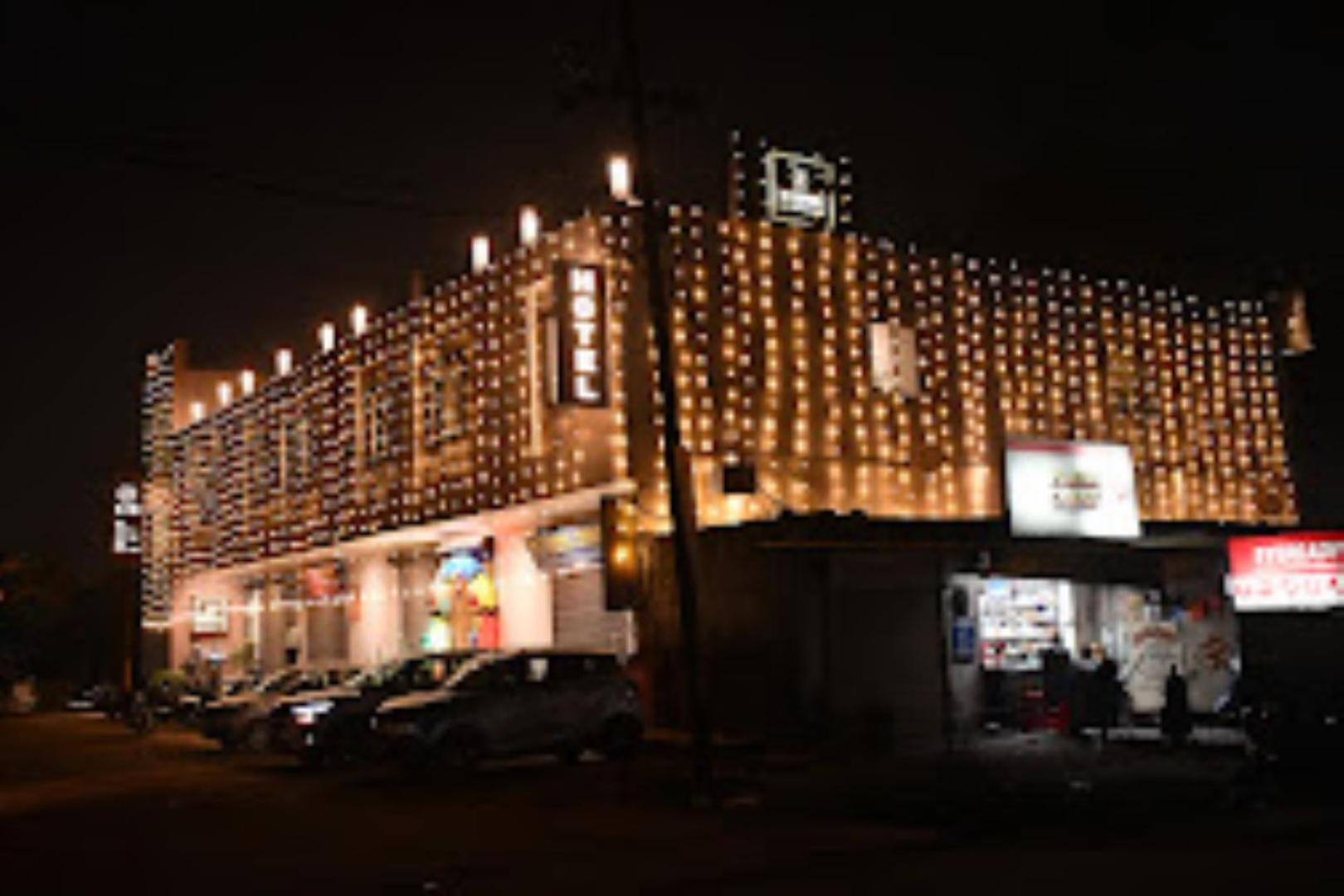 קאנפור The Imperial Hotel And Convention Centre מראה חיצוני תמונה