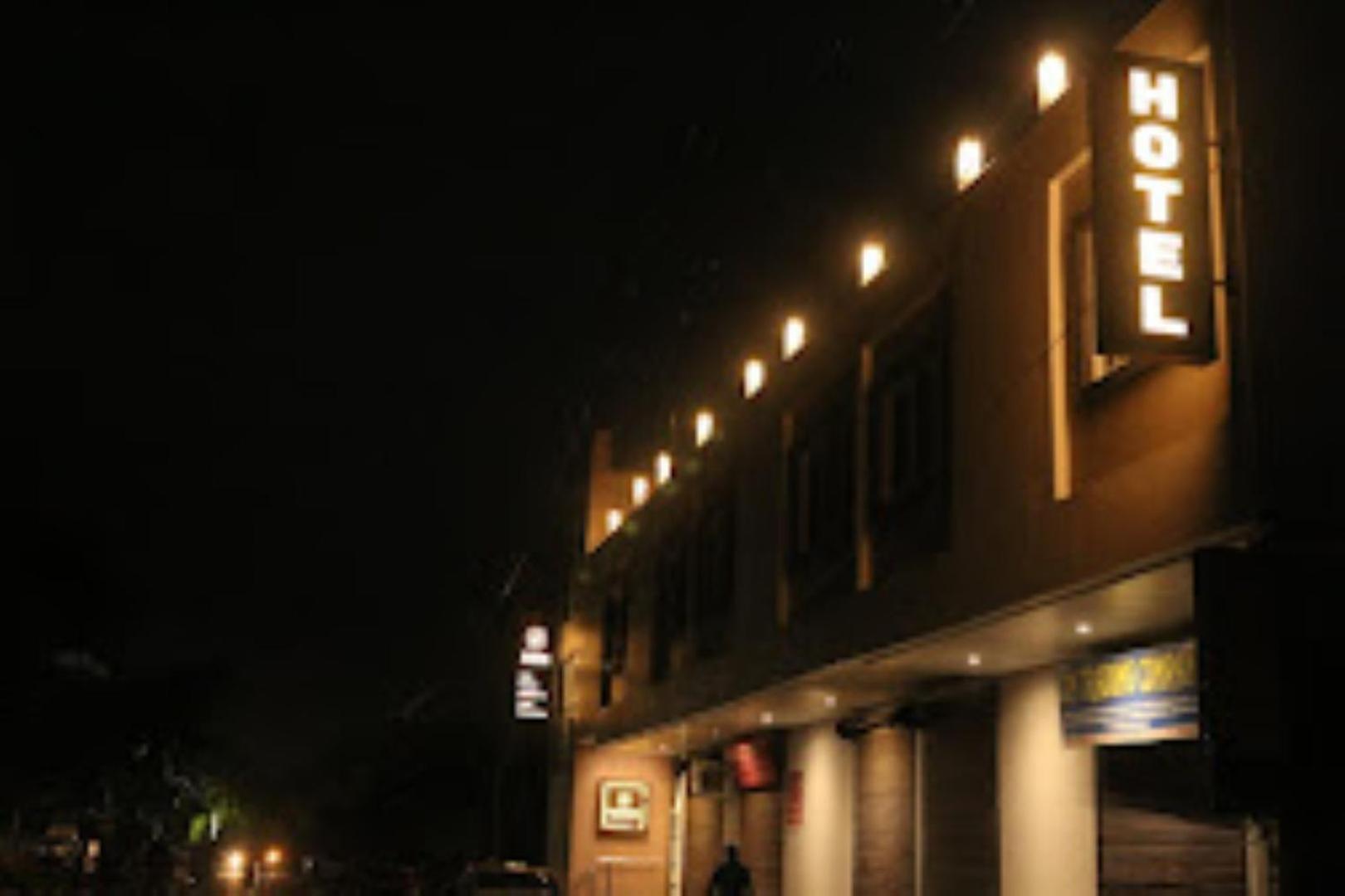 קאנפור The Imperial Hotel And Convention Centre מראה חיצוני תמונה